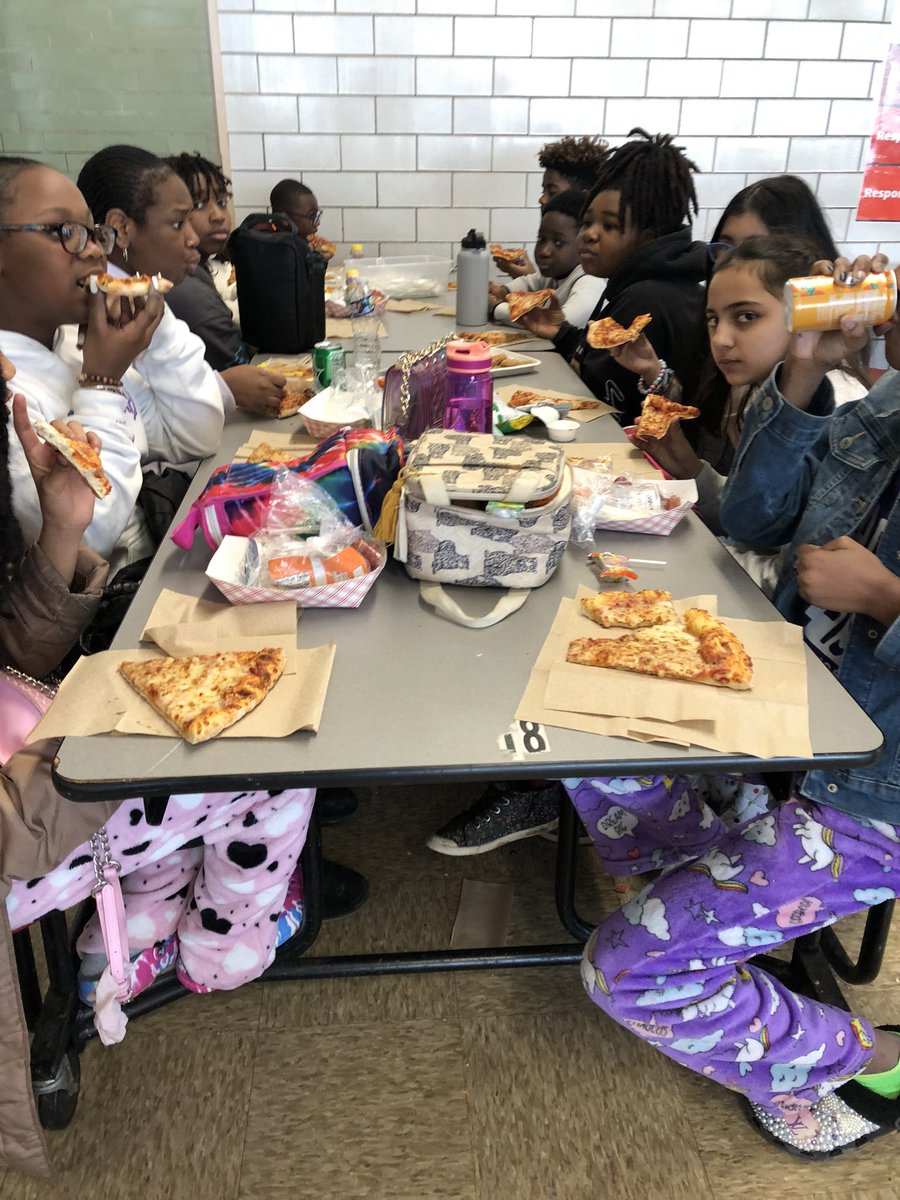 Mr. Myer (@mrmyerteaches) on Twitter photo My homeroom earned a pizza and pajama party for filling in all of their spots! <a href="/JohnnycakeElem/">JohnnycakeElem</a> My homeroom earned a pizza and pajama party for filling in all of their spots! <a href="/JohnnycakeElem/">JohnnycakeElem</a>