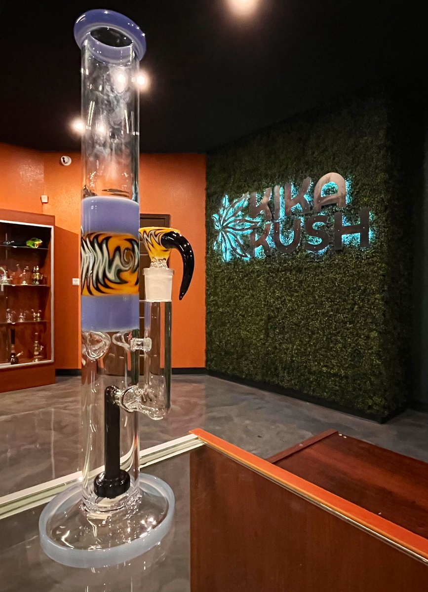 kika_kush's tweet photo. Happy Friday the 13th 😱 Come stop in &amp; check out all of our great DEALS! 

Open today from 10AM-7PM 

(NFS 21+) 

#CannabisCommunity #ColoradoSprings #Medical #Glass #FridayThe13th #420community https://t.co/BqEnqlNJlm