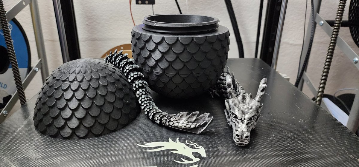JunkinDonuts's tweet photo. I'm still printing stuff, selling dragons in eggs for 40$ if anyone's interested. I've got tons of color options and will customize them for you. I'll ship em too dm me for the details. https://t.co/zl2mDHf8ps