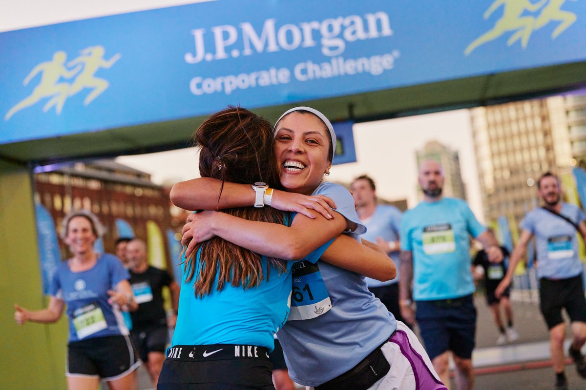 obe95's tweet photo. What's one part run, one part party and has now taken place on every inhabited continent on Earth? The @JPMorgan Corporate Challenge! 🏃🏾🌎🏃🏻‍♀️
 
#JPMCC has completed its first event in South America. Celebratory hugs around the world? Yes, please! #OBEWork #JPMCPartner #BuenosAires https://t.co/woLtZMlBZl