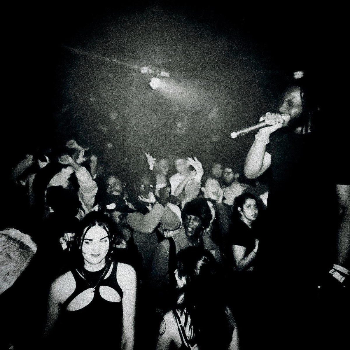 WELCOME 2 MY WORLD.

COME 2 MY VERY FIRST HEADLINE SHOW NEXT MONTH WITH ME AND ALL MY BROTHERS

EARLY ACCESS TICKETS AVAILABLE MONDAY 

GENERAL RELEASE ON THURSDAY.

SEE YOU THERE :)