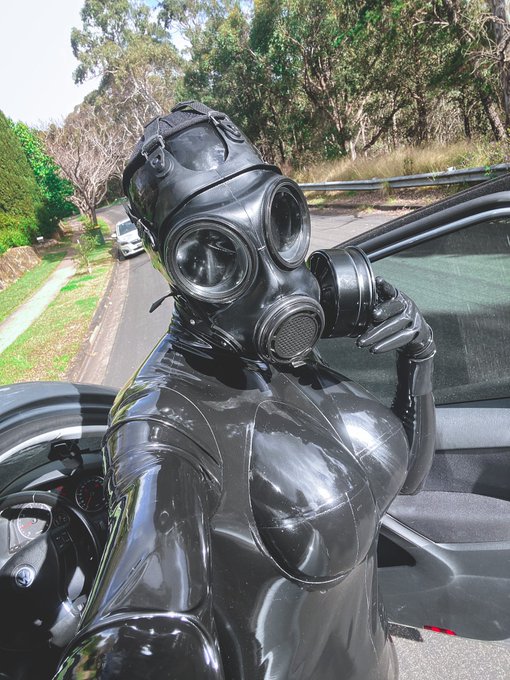 hi officer, am I under arrest? https://t.co/4ceHa5Fjt9