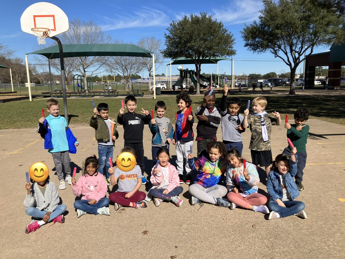Such a Fun Friday! These sweet first graders enjoyed a popsicle party for earning 40 green dots in the cafè! Keep it up! <a href="/HayesHawks/">Jeanette Hayes Elem</a> #PBISrocks