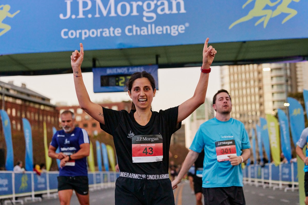obe95's tweet photo. What's one part run, one part party and has now taken place on every inhabited continent on Earth? The @JPMorgan Corporate Challenge! 🏃🏾🌎🏃🏻‍♀️
 
#JPMCC has completed its first event in South America. Celebratory hugs around the world? Yes, please! #OBEWork #JPMCPartner #BuenosAires https://t.co/woLtZMlBZl