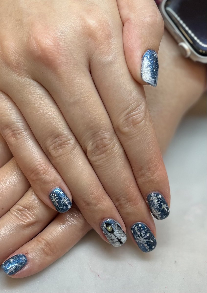 MarcieFeinman's tweet photo. Winter vibes ❄️💅 #handsofasurgeon #nailsofasurgeon https://t.co/mkCjqFfED3
