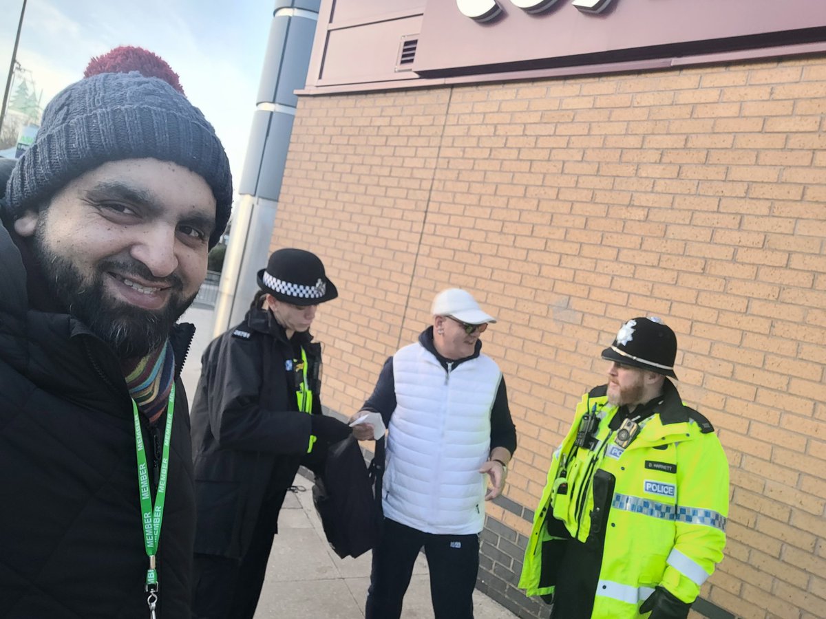 It was great to be out with @SmethwickWMP in Soho & Vic today engaging with residents and businesses. The community were reassured by our presence and talked to us about local issues.
@JalalMohammed
@SandwellLabour
@SimonFoster4PCC
@SandwellLabour