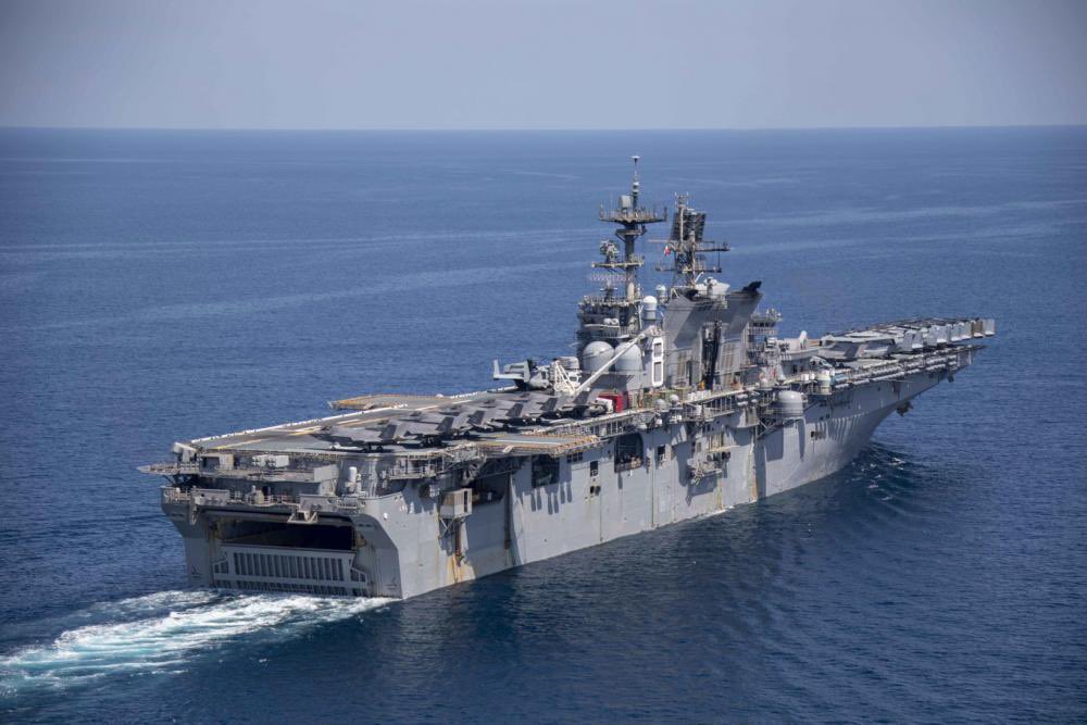 NavalJournal's tweet image. 🇮🇩🇺🇸Last month the Wasp-class amphibious assault ship, USS Makin Island (LHD-8), transited the #JavaSea in support of Indonesian navy.