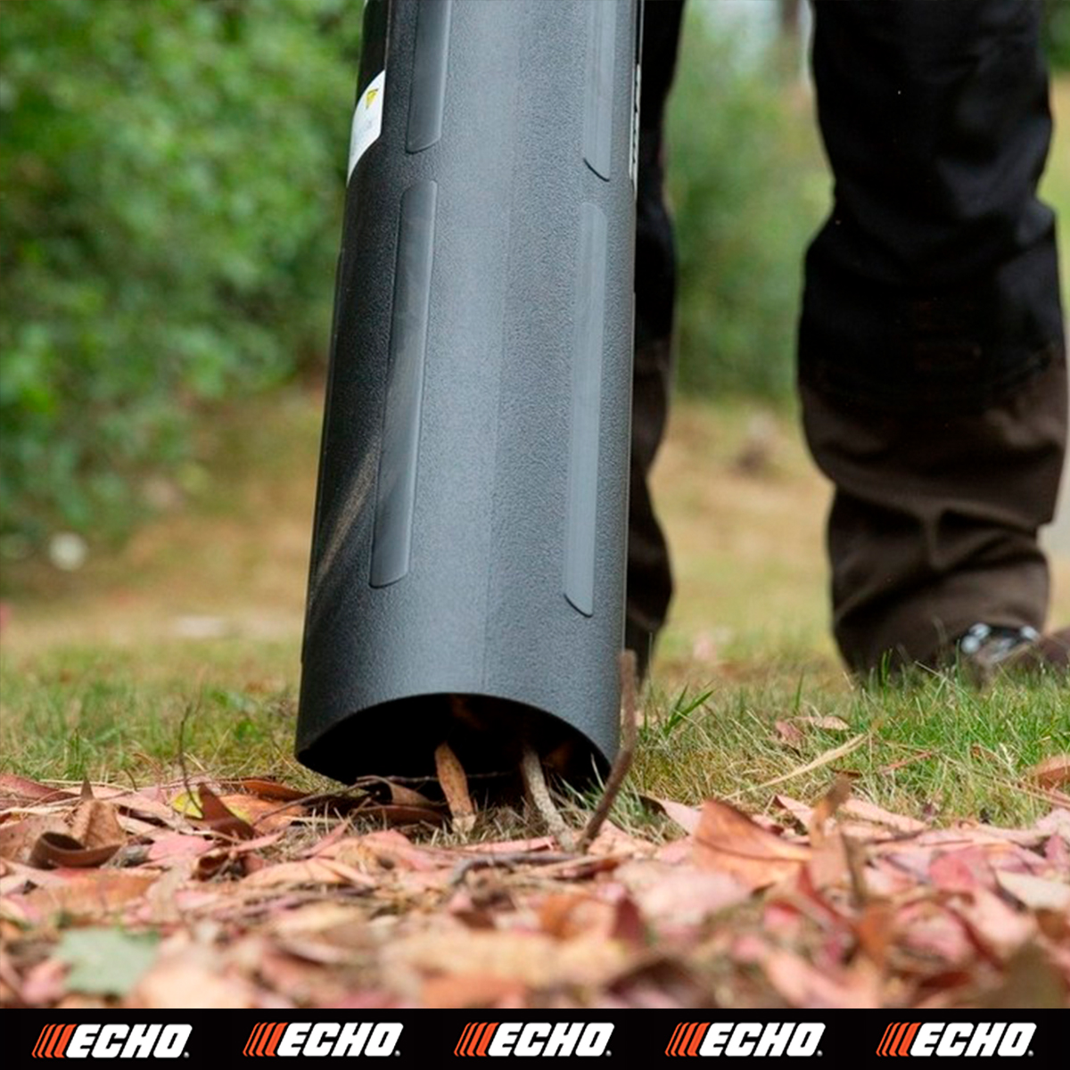 Para minimizar la generación de polvo, mientras trabajas con un soplador, mantén la boquilla por encima del suelo y a una cierta distancia. 
#ECHO #DependOnIt #Jardineria #Forestal #Tips 
Déjanos tus dudas en los comentarios ⬇️