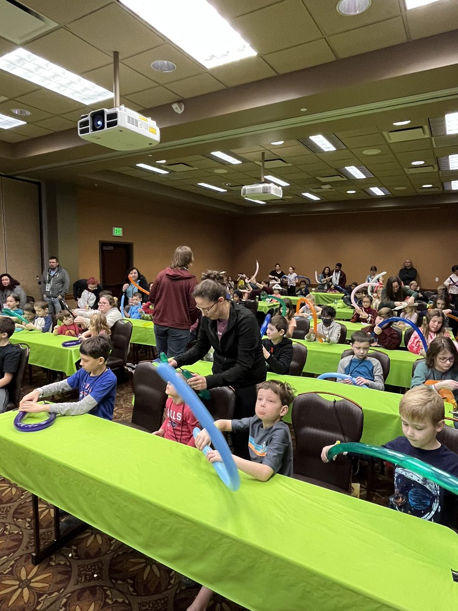 cleaton97's tweet photo. One of our final sessions @KidzMash Balloon Animals: Blowing things Up at Codemash  @ilyanaDev https://t.co/RBR6UNYYpm
