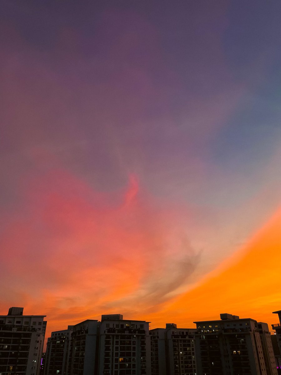palaqqqq's tweet photo. hey blr, be nice ✨ https://t.co/dX2cmq6vKs