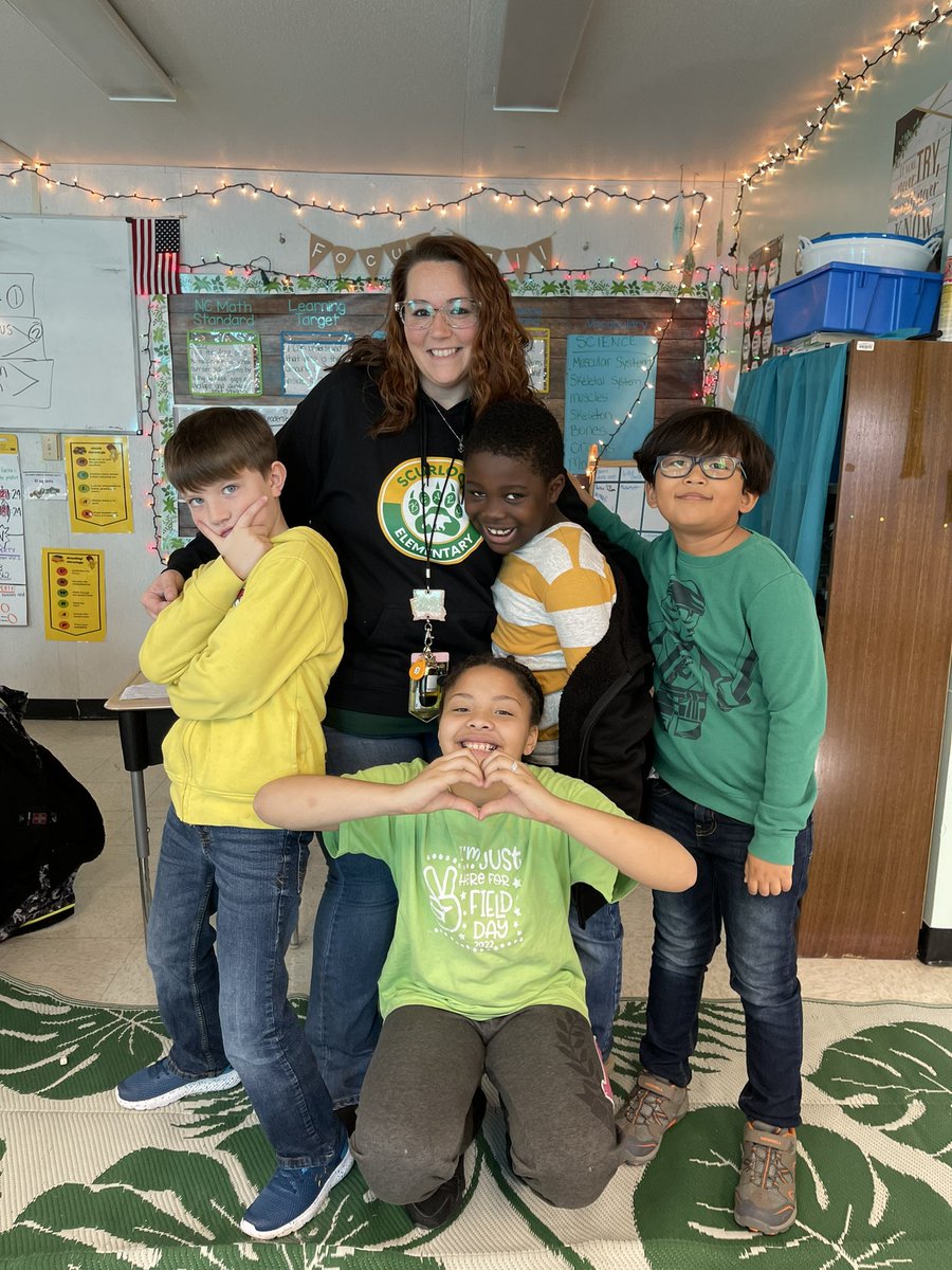 tpcarswell's tweet photo. @Scurlockbears @HokeCoSchools 3rd grade representing our green and yellow today! Happy Friday everybody!! @Scurlockbears @spiritfriday @HokeCoSchools https://t.co/jn6PhNh9VT