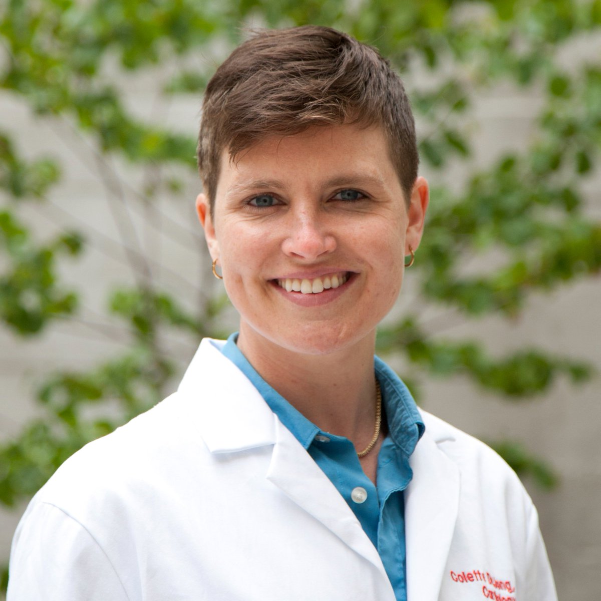 Congratulations Dr. @colettedejong for her election to the board of the UCSF Gold-Headed Cane Society, which recognizes students and faculty from @UCSF who “exemplify the qualities of a true physician.' Dr. DeJong was awarded membership in 2017 and elected to the board in 2022.