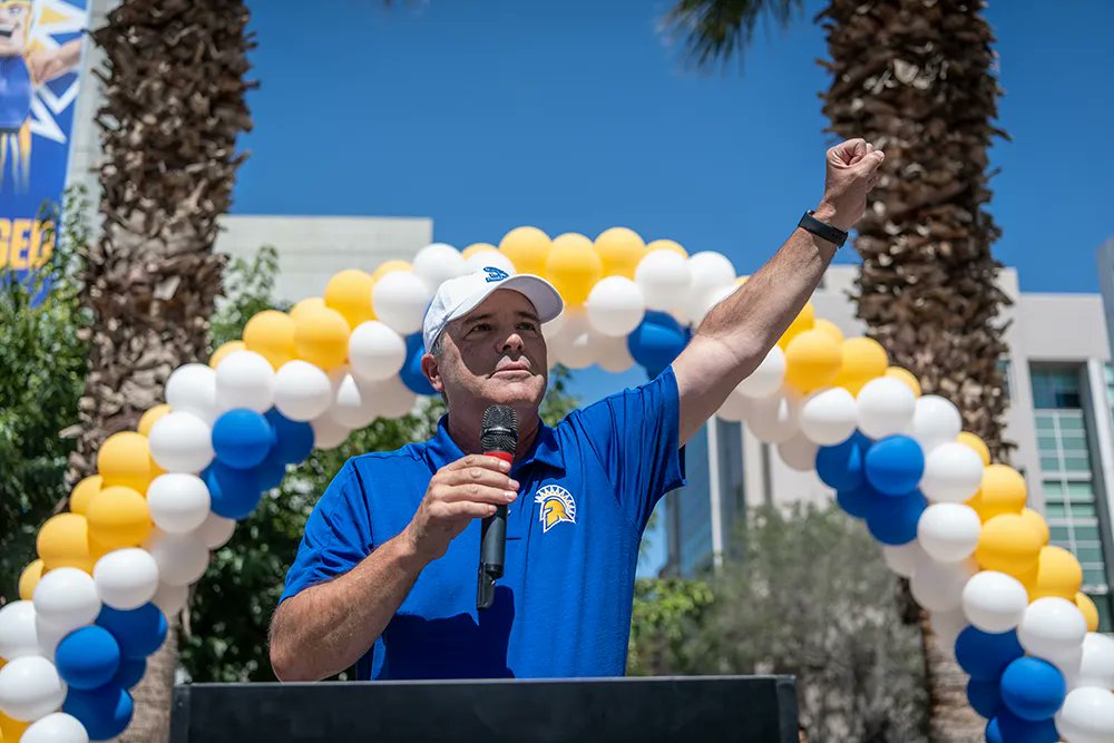 Thank you for everything Steve Perez!

Wishing you and your family all the best on your final day as #SJSU Interim President.