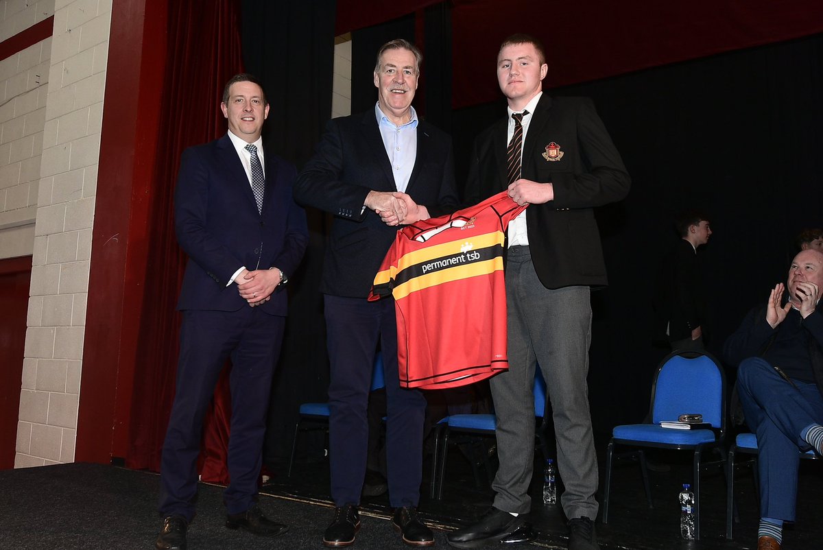 CBC_rugby's tweet photo. Full house at @CorkCbc for the presentation of Senior &amp; Junior Cup jerseys. Thanks to @LenihanDonal for presenting jerseys to our squads, together with some amazing words of wisdom. Fantastic to have these occasions back. Best of luck to both in the weeks ahead! #CBCWarriors 🇩🇪🏉 https://t.co/bXOoYCtTEp