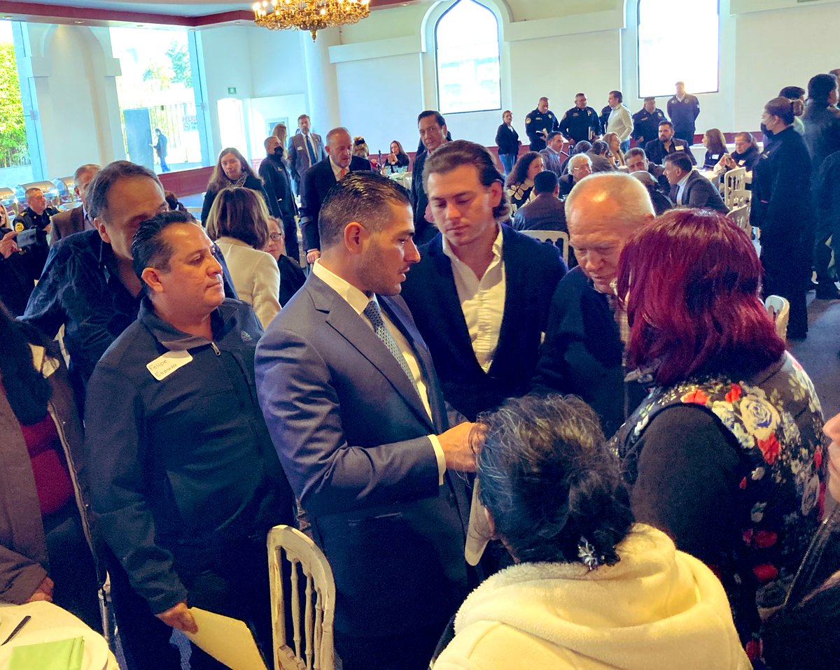 El día de hoy por la mañana integrantes del Observatorio de Seguridad Ciudadana de la Alcaldía <a href="/AlcaldiaAO/">Alcaldía Álvaro Obregón</a> dialogamos con el Secretario de <a href="/SSC_CDMX/">SSC CDMX</a> <a href="/OHarfuch/">Omar H Garcia Harfuch</a> y sus mandos para continuar con la estrategia de seguridad coordinada entre vecinos y autoridad. <a href="/Claudiashein/">Claudia Sheinbaum Pardo</a>