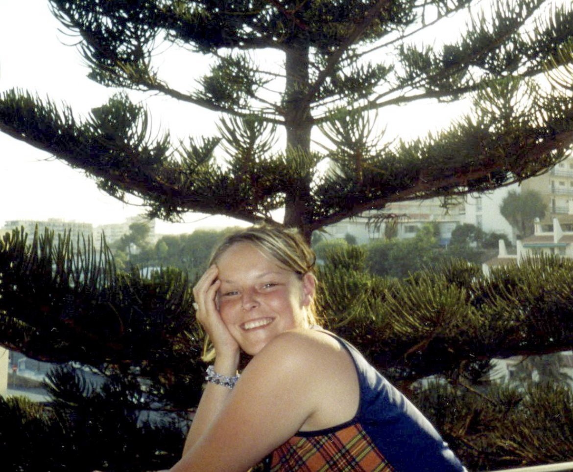 My beautiful sister. Gone forever. Please help us to give her the respectful burial she should have. It’s never too late to talk to me 💔 #letsfindlisa