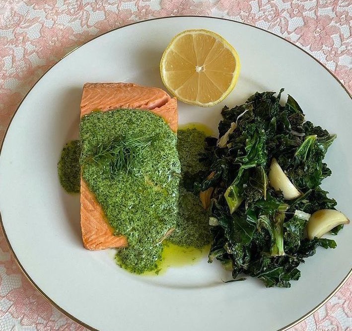 redsmoothiegirl's tweet photo. 𝐄𝐀𝐓 𝐅𝐎𝐑 𝐍𝐎𝐔𝐑𝐈𝐒𝐇𝐌𝐄𝐍𝐓

food is more than just calories, it’s vitamins, minerals, antioxidants, protein, probiotics and healthy fats, it’s medicine, healthy eating doesn’t have to be bland it can be vibrant and decadent https://t.co/dbQS0Qrgnn