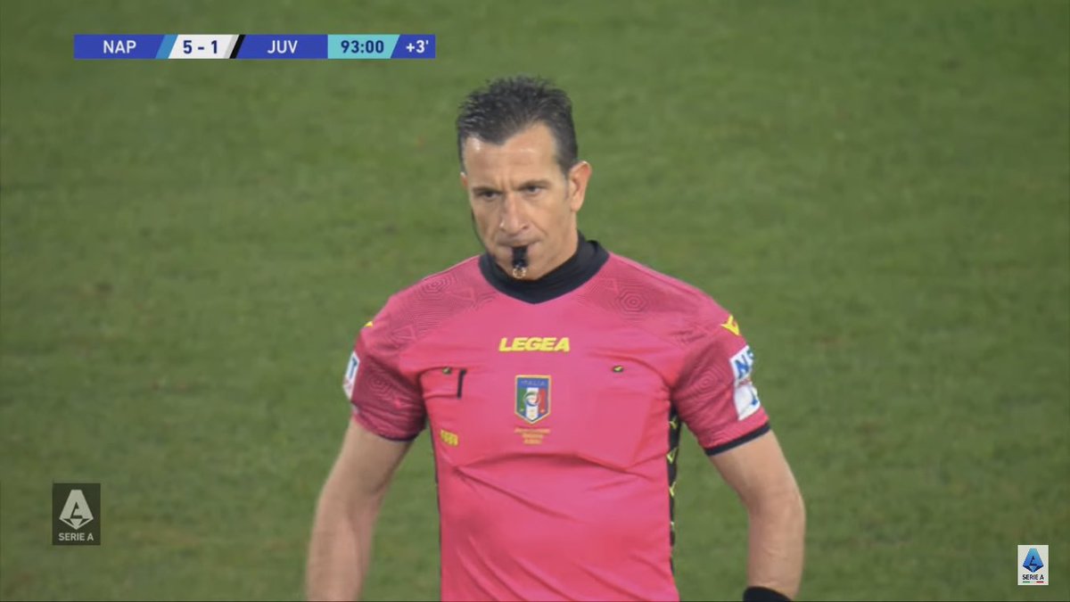 moggifake's tweet image. Ho visto arbitri fischiare la fine più contenti.
#Doveri
#NapoliJuve