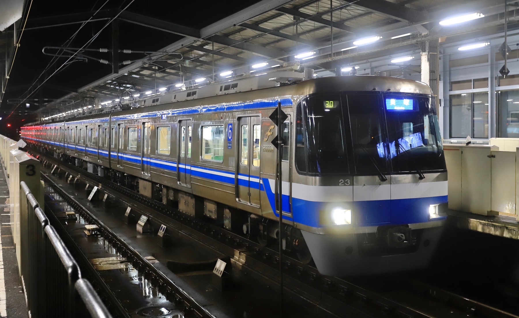 福岡市交通局2000系　23編成 福岡市地下鉄2000系 23編成 (姪浜車両基地) 鉄道フォト