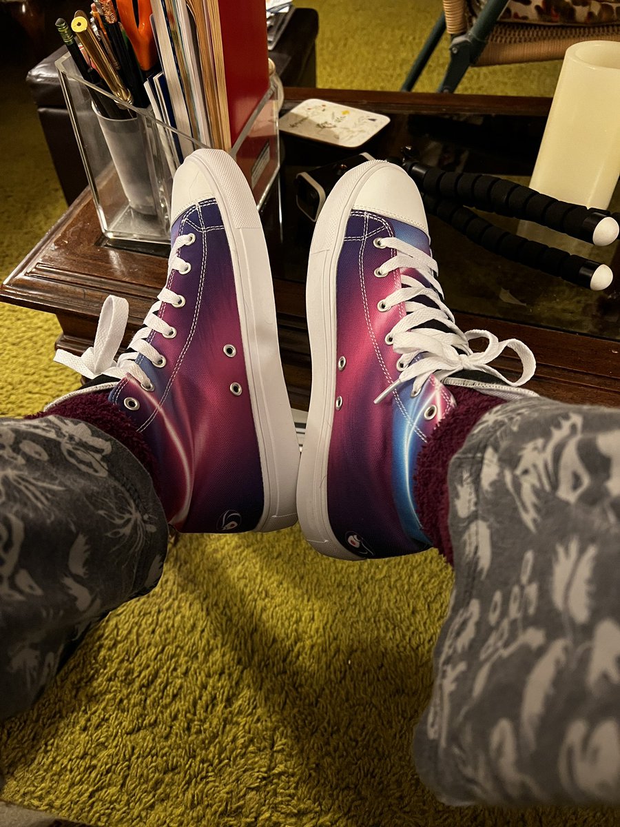 scorpiol13's tweet photo. #EveryStepITake So pumped to receive my fresh kicks, special delivery from OnlineBusinessApp Marketplace! Ordered just in time for my 2022 Tax Write-Off - repping my brand with bullish swagger, rocking that #SexyNerdz vibe! #FootstepstoFinancialFreedom https://t.co/MoCEnAa26z