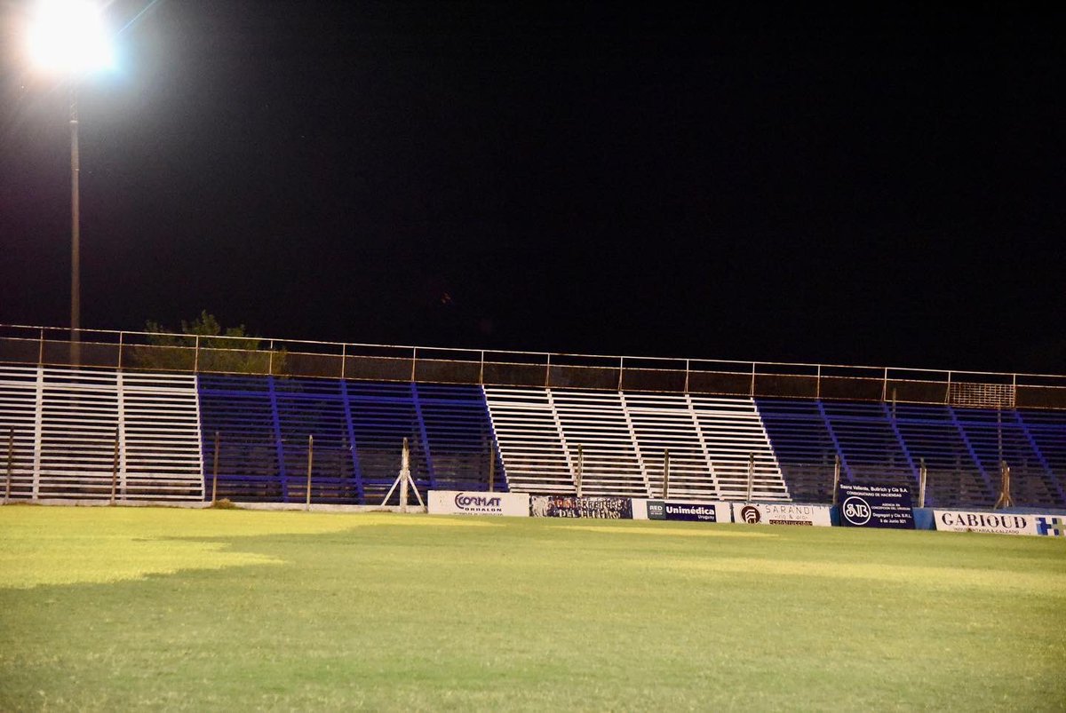 CAU__oficial's tweet photo. El Plazaola cada día más lindo 😍

Durante las últimas semanas un grupo de simpatizantes y allegados con el apoyo de la Comisión Directiva realizaron importantes trabajos de pintura en las tribunas sur y este de nuestro estadio.

#VamosDeca 💙🤍 https://t.co/eas6TgxWxE