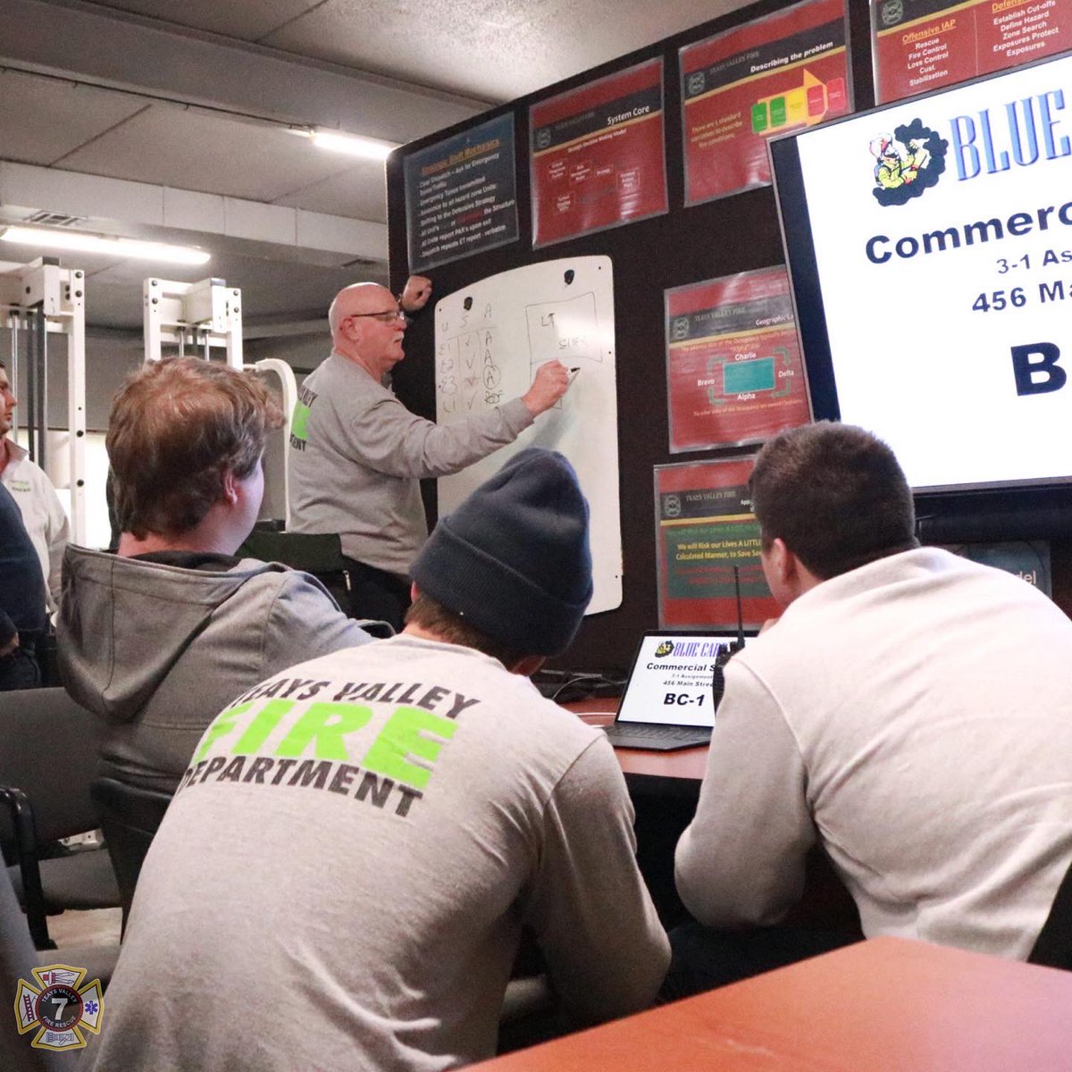 TeaysValleyFire's tweet photo. #TeaysValleyFire began 3-days of #BlueCardCommand training today. The goal is to provide the dept. a standardized operational system to safely &amp; effectively deliver and manage hazard zone incident operations. https://t.co/XKNY1L1tG4