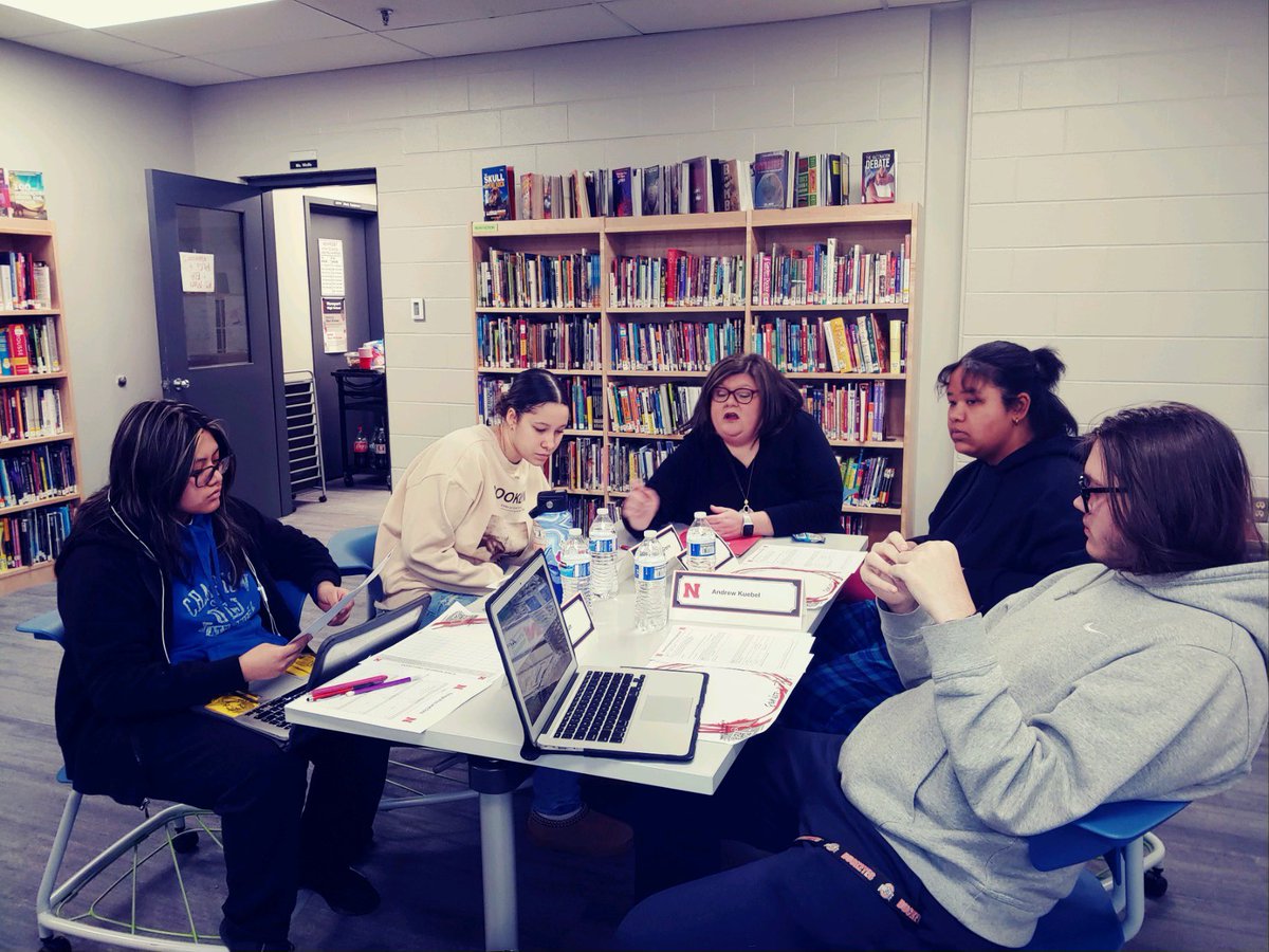 Thoroughly enjoyed helping Newport High School seniors with the #fafsa and #collegeapplications this week! We can’t wait to meet with them again in March to find out acceptances! @learning_grove  #grownky #collegeprep