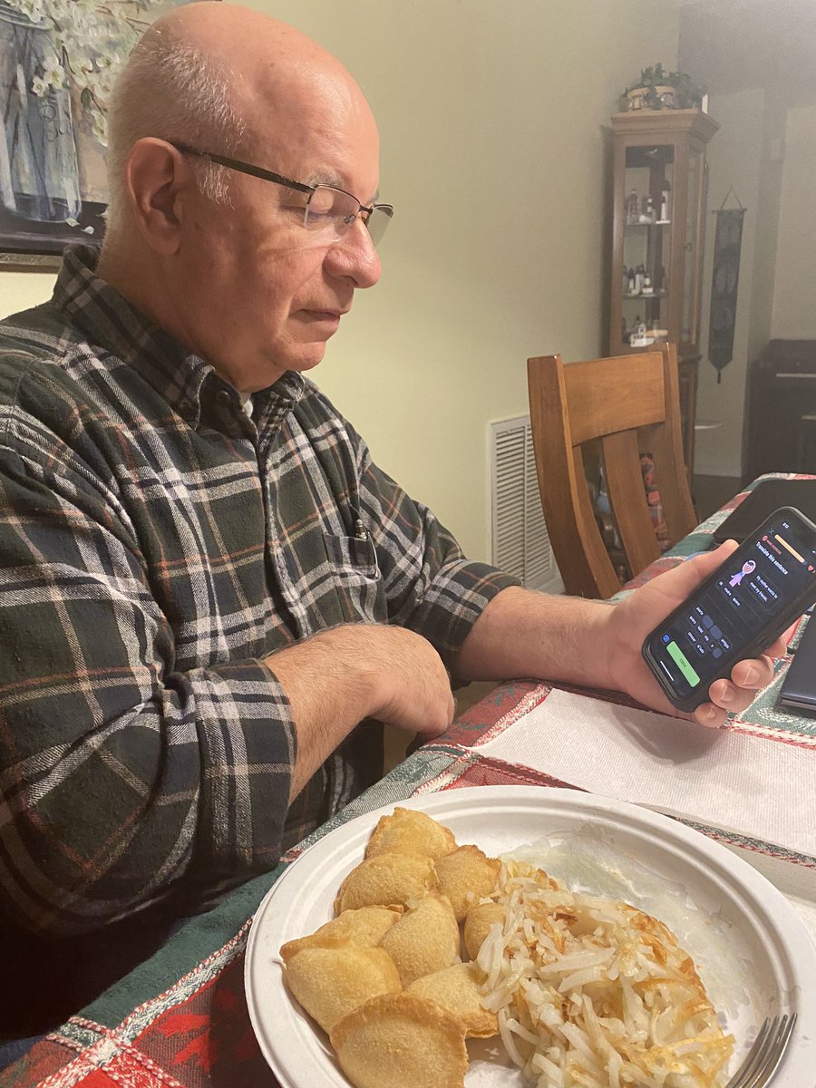 jnorris849's tweet image. #2xPoints has him working late. Can you please let my dad take a dinner break, @duolingo? #Spanish #DuoHostage