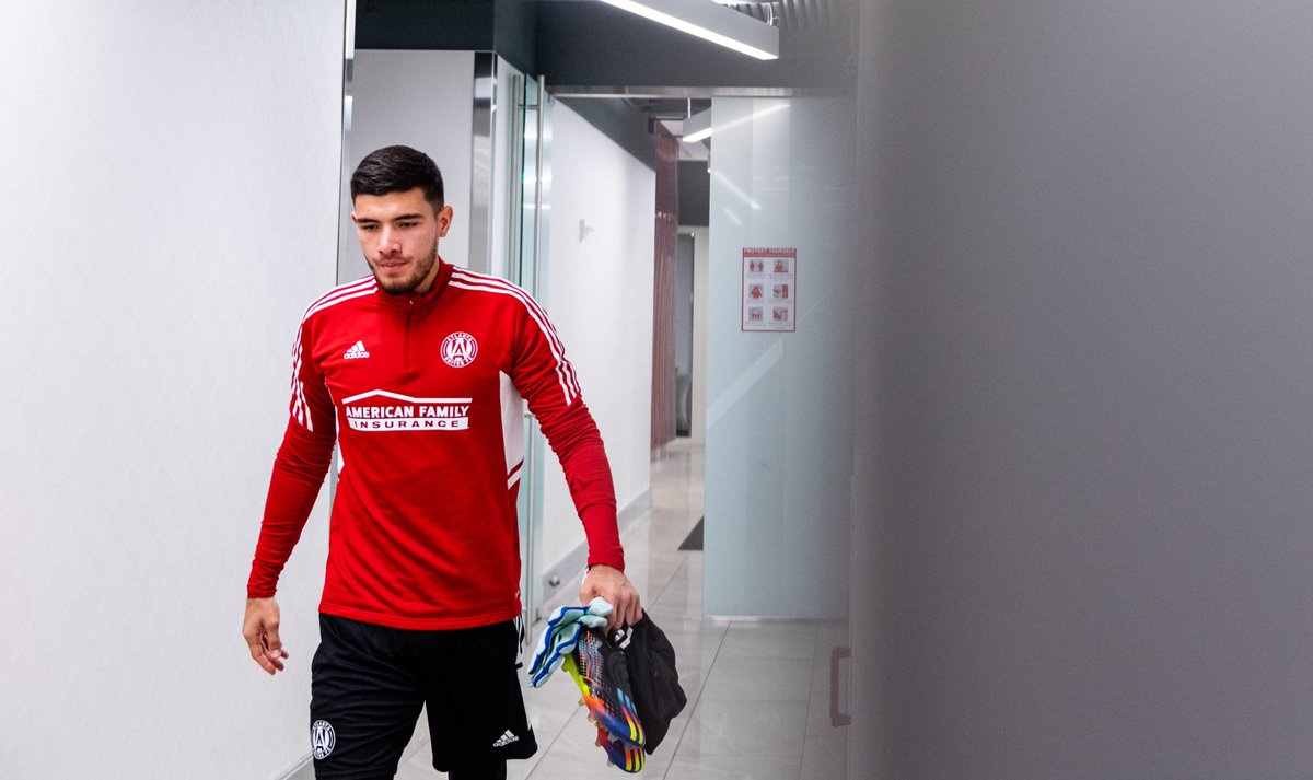Nuevo capítulo, nuevos retos.
Que venga lleno de éxitos! 

5-Stripes don’t stop. ⚫️🔴
@atlud <a href="/atlutd2/">ATL UTD 2</a>
