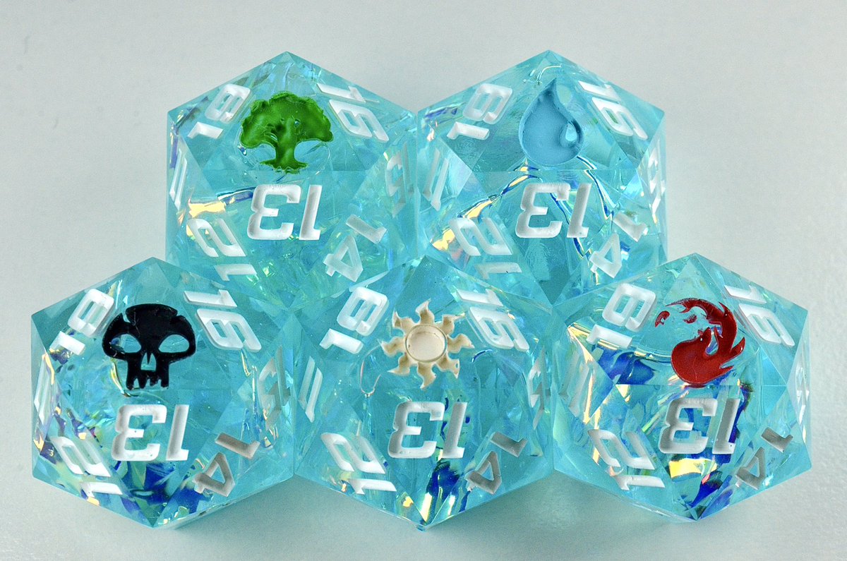 2crit2quit's tweet photo. Squeezed one last touch-up in today!
Stoked to include these bbs tonight
☀️💧💀🔥🌿
#d20 #spindown #mtg #edg #MTGPhyrexia https://t.co/6ApeQ4N3O7