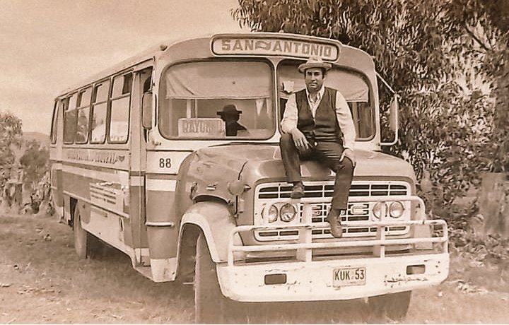 Viejostiempos9's tweet photo. Micros San Antonio #SanAntonio #Transportepublico #Chile #aplaya https://t.co/LTqiFNysaZ