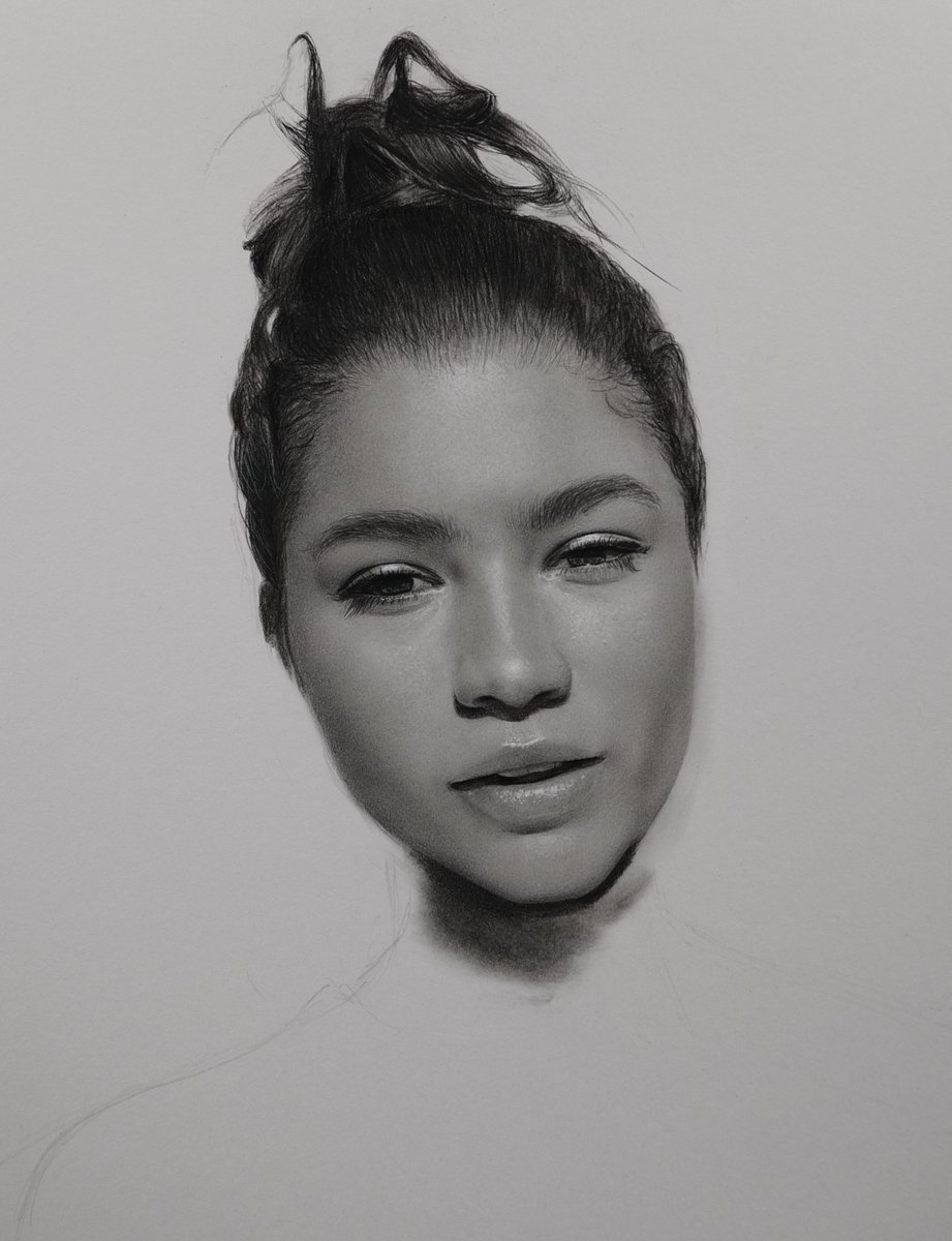 VFreddyART's tweet photo. An update on my drawing of @Zendaya https://t.co/1fASpu30sR