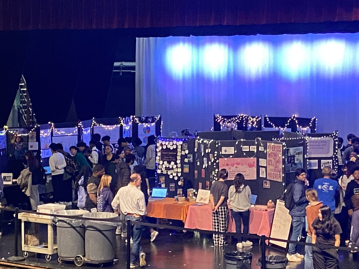 The Fall Ulysses presentations Fair is complete! 🥳👏🏼 Thank you to our coordinator, Ms. Kim and all our staff for their advocacy and leadership! So much #JagPride 🖤🐆🤍 for our students and all their hard work! @AP_ews_NWJags @NorthwestAPLee @MsB_NWJags @NWJagsAP @APWhitely_Jags