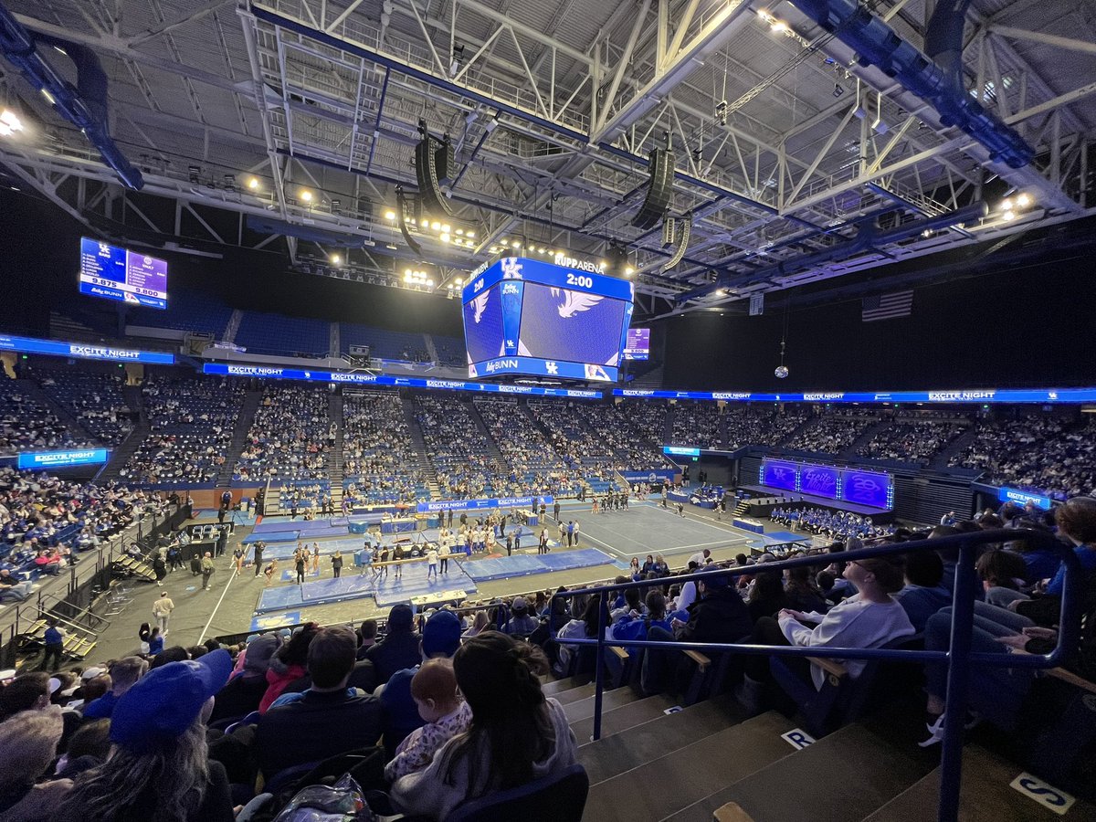 UKCoachLawson's tweet photo. I have a hard time believing there are many athletes with better focus than gymnasts #ExciteNight #WeAreUK
And, I am diggin this playlist 🎶 https://t.co/ozK3xgerdM