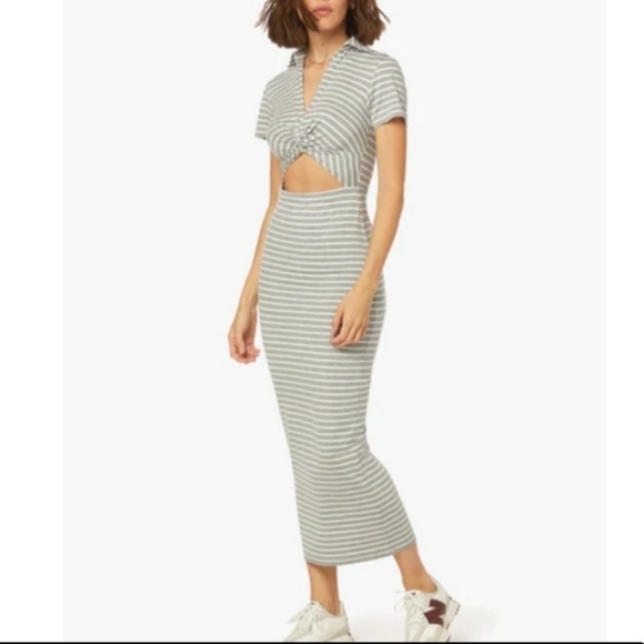 baerreg's tweet photo. So good I had to share! Check out all the items I'm loving on @Poshmarkapp #poshmark #fashion #style #shopmycloset #loversfriends #favoritedaughter: https://t.co/vtSpMZHIjz https://t.co/8OiA57GE3w