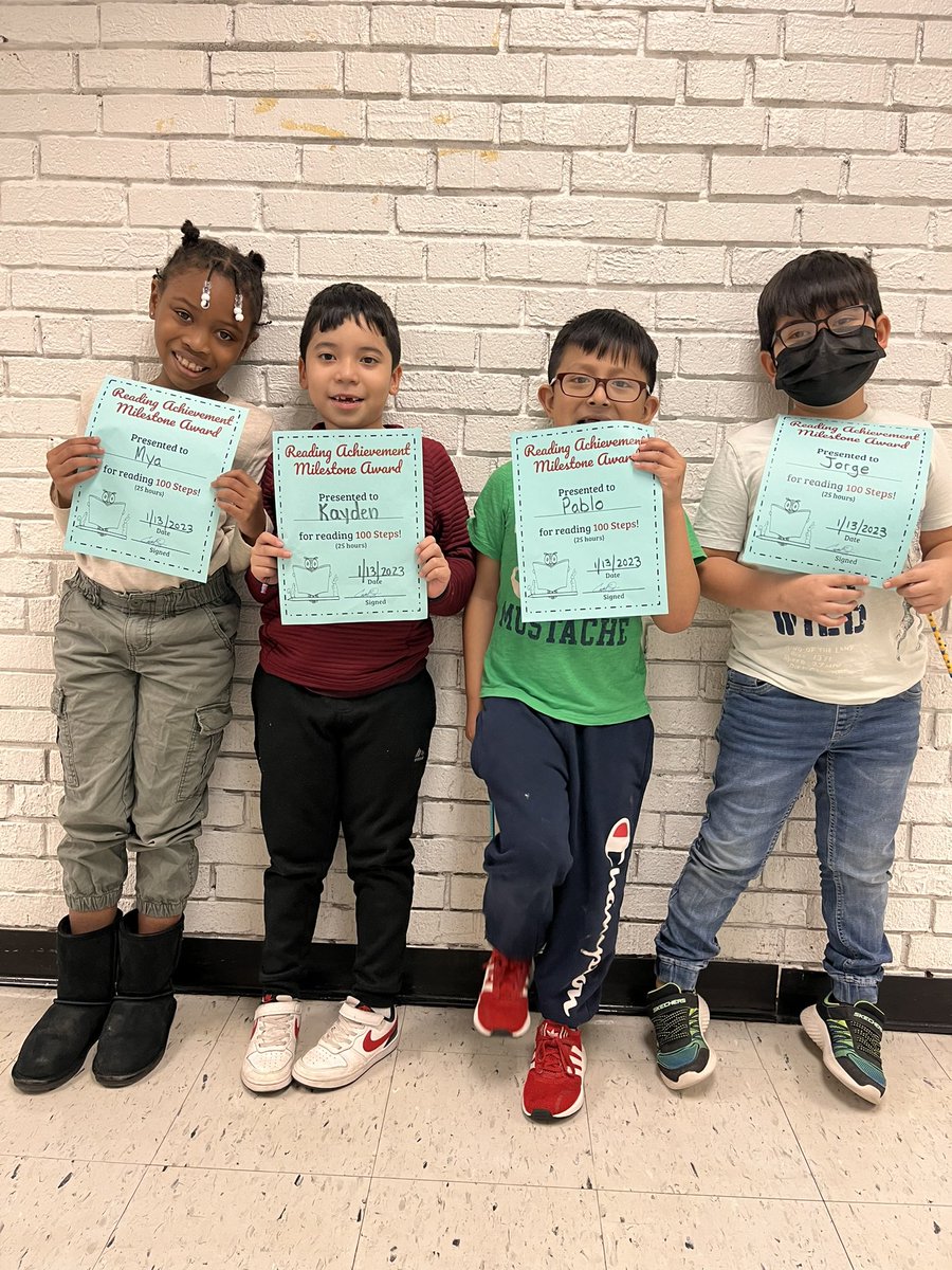 Nancy51876276's tweet photo. Oakside mini ARChitects continue to step towards success with daily independent reading while teachers continue to collaborate with our ARC Coach, Lawrence Ramos!#strongliketheOak #movingthebus #ReadingisFUNdamental https://t.co/3ven9KdNJD