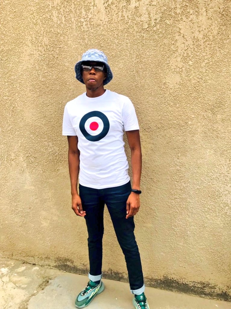 SibusisoSebini4's tweet photo. Target 🎯 https://t.co/vhCIMoftXQ