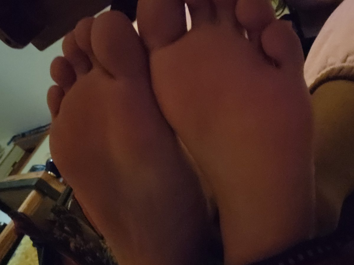 LittleFeet669's tweet photo. do you like being my foot stool? 
#feet #Worshipmyfeet #pov #povfeet #toes #smalltoes #soles #softfeet #bemyfootstool https://t.co/DtgczMAFge