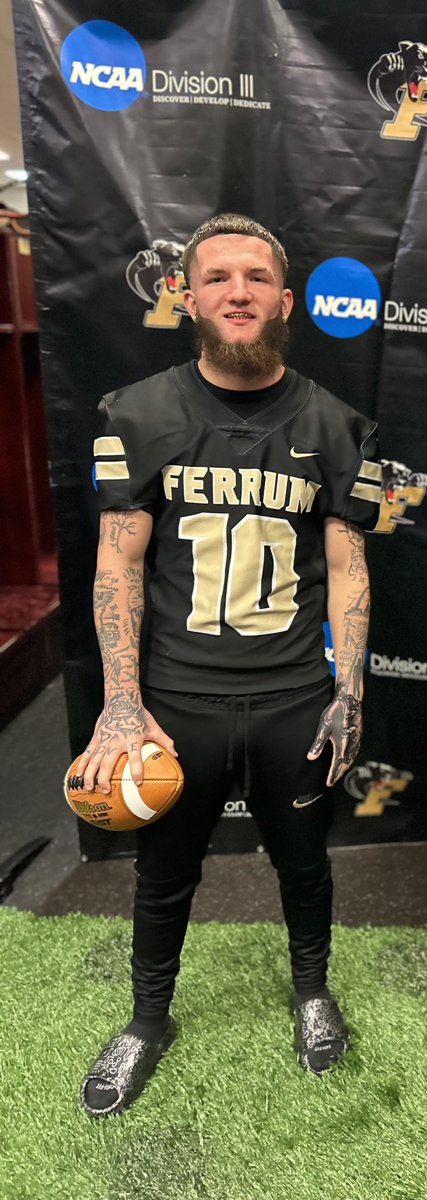 Ethanpoole04's tweet photo. After A Great Visit @FerrumFootball and great conversations with @coachcadamsFC @coach_J_Santi and the rest of the coaching staff I got my second offer!!! #BAM @CoachDboJames @THE_44_BULLDOG @Coach_Watts21 https://t.co/OYagN7rXMQ