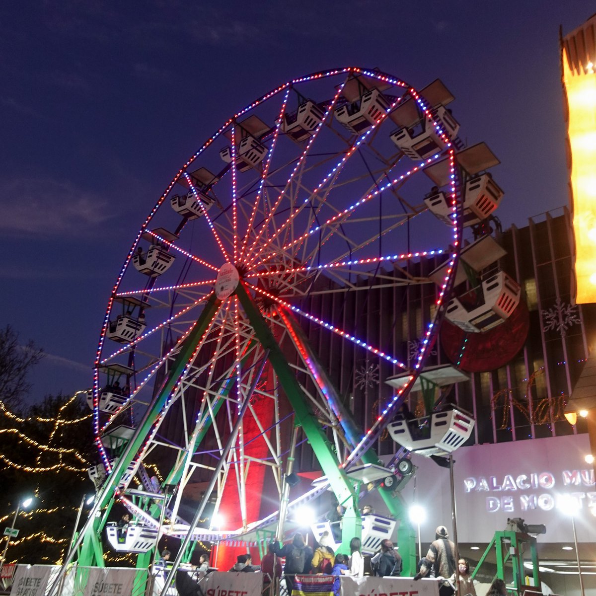 WorriedLess's tweet image. Topster + Media 
just what i've been listening to!