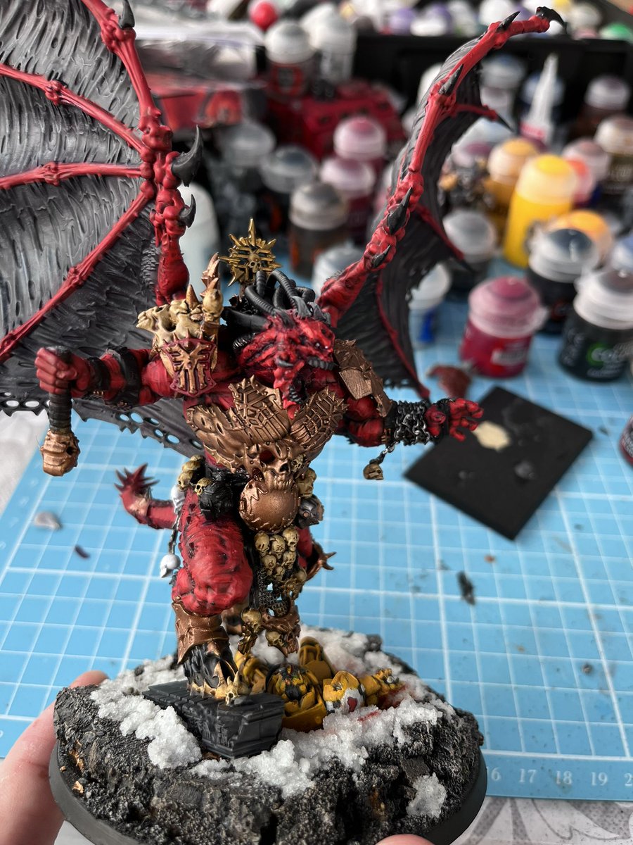 biohazardcraig's tweet photo. Back working on World Eaters, been painting up Angron finally and also made a quick Eightbound kitbash. Still a bit of work to be done. #worldeaters #khorne #WarhammerCommunity #warhammer40k #chaosspacemarines #angron #bloodforthebloodgod #skullsfortheskullthrone #theredangel https://t.co/0VLjhdAOIL