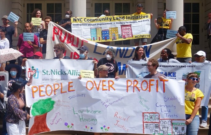 Do you want to stop displacement in your community and want to fight for community ownership of land and housing? Support the Community Land Act and join an upcoming town hall!! 

RSVP here: docs.google.com/forms/d/e/1FAI…