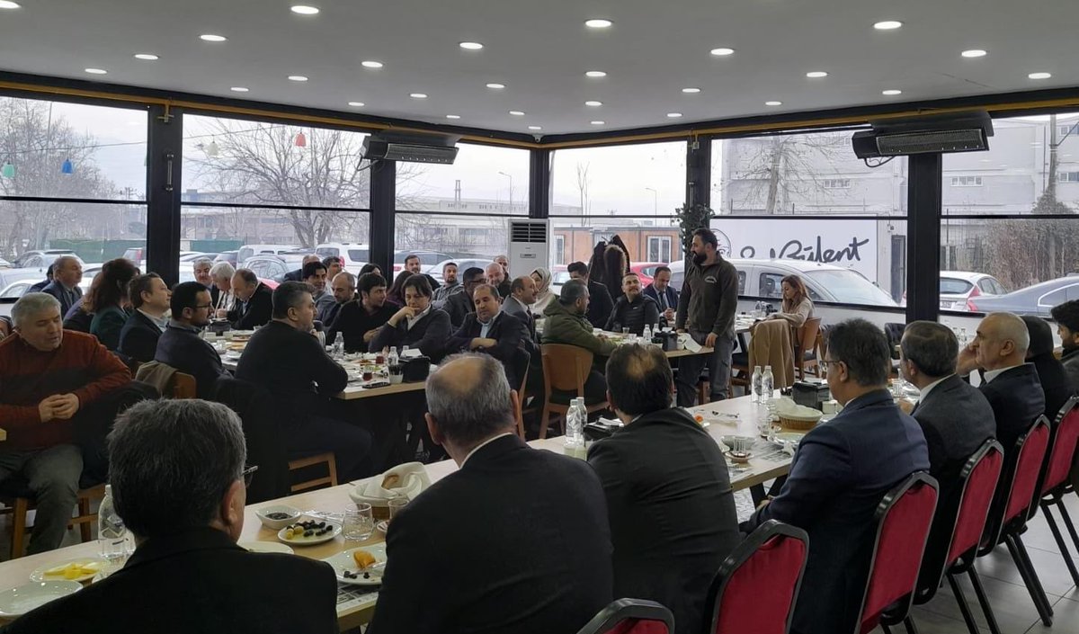 Kaymakamımız Sn <a href="/naifyavuz/">Naif Yavuz</a>,Belediye Başkanımız <a href="/16mustafaisik/">Mustafa IŞIK 🇹🇷</a> ve İl Mem Müdürümüz Sn @serkangur_bursa ile birlikte Gürsu ilçemizde düzenlenen MESEM ve Ustalık Telafi Programı’na katkı sağlayan usta öğreticilerle bir araya geldiler. <a href="/FarukBektass/">Ömer Faruk BEKTAŞ</a>