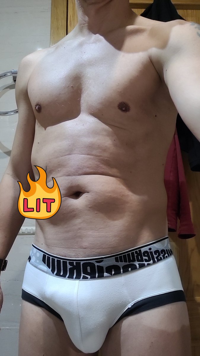 elkoke1972's tweet photo. a la ducha despues del gim https://t.co/AQ0ZI06DL5