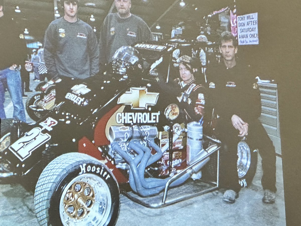 CandiceSpencer's tweet photo. Before ⁦@Tracyhinesracin⁩ became a principal at ⁦@ThorSportRacing⁩ he enjoyed a remarkable career behind the wheel. Today, the ⁦@USACNation⁩ Triple Crown and 2005 ⁦@cbnationals⁩ winner was inducted into the National Midget Hall of Fame #NASCAR https://t.co/lt6hQXwk6B
