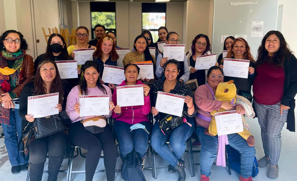 SedecoCDMX's tweet image. En el @CdmxPilares &quot;Chicoasen&quot;, entregamos reconocimientos a las mujeres que concluyeron su curso:
“Belleza por un futuro”, es un paso más para generar oportunidades e impulsar su autonomía económica.

¡Felicidades!

Agradecemos a:
@lorealmexico, @CAMIEFMX, @casagaviota