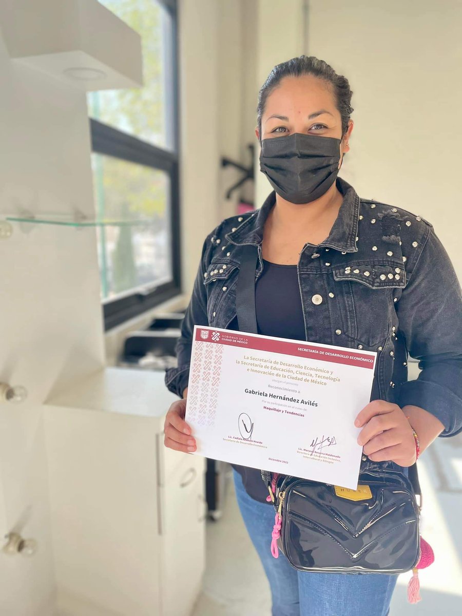 SedecoCDMX's tweet image. En el @CdmxPilares &quot;Chicoasen&quot;, entregamos reconocimientos a las mujeres que concluyeron su curso:
“Belleza por un futuro”, es un paso más para generar oportunidades e impulsar su autonomía económica.

¡Felicidades!

Agradecemos a:
@lorealmexico, @CAMIEFMX, @casagaviota