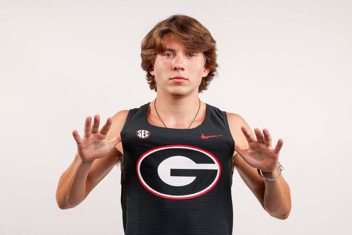 UGATrack's tweet photo. KC Heron wins the Men’s 1K in a new lifetime best of 2:23.48.
#GoDawgs #ClemsonInvite https://t.co/zou9ux1TYW