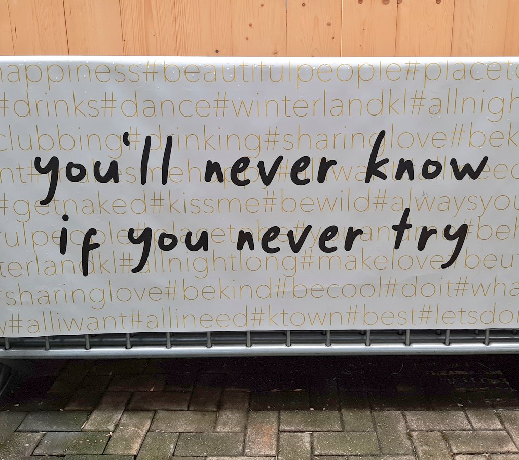 CriLau72's tweet photo. Versteckte Botschaften heute in #Kaiserslautern. Und das an einem Tag, an dem ich meine kleine Welt nicht verstehe. Was also soll es mir sagen? 🤔

#spottedinktown #secretsoflife #hiddenmessages #misunderstood #NoteToSelf https://t.co/3YKGom6Qzj