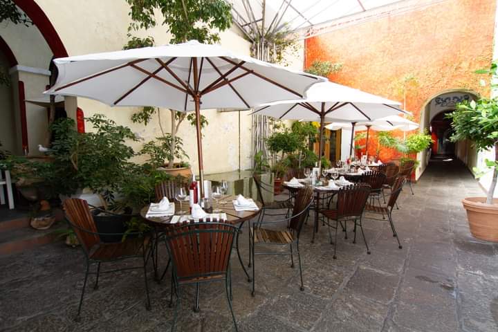 Las amplias habitaciones de <a href="/ElSuenohotel/">El Sueño Hotel + Spa</a> invitan a la relajación. Cada una de ellas se encuentra ubicada cerca de una invitante piscina, la terraza, el restaurante "La Tentación", y el Spa.
 #hotelboutique #Tesorosdemexico  #centrohistorico #Puebla.
#hospedaje #restaurante